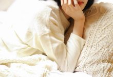 短发美女慵懒清新美女居家写真-套图岛