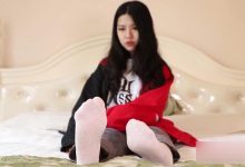 脚模摄影 No.020-美女大学生各种丝袜和裸足 [1V-1.83G]-套图岛