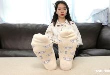 [Sexy Asian Girls Feet] No.032-初恋般记忆的小女生YIYI近距离秀脚 [239P-457M]-套图岛