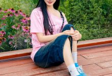 足愉心 NO.050 阿月（搭配：粉色T恤、牛仔短裤、白棉袜、德训鞋、裸足）[110P+2V／10.7GB]-套图岛