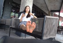 [MussGirl]慕丝女郎视频 No.021 力宏老师酒吧门口秀足底 [MP4-2.72GB]-套图岛